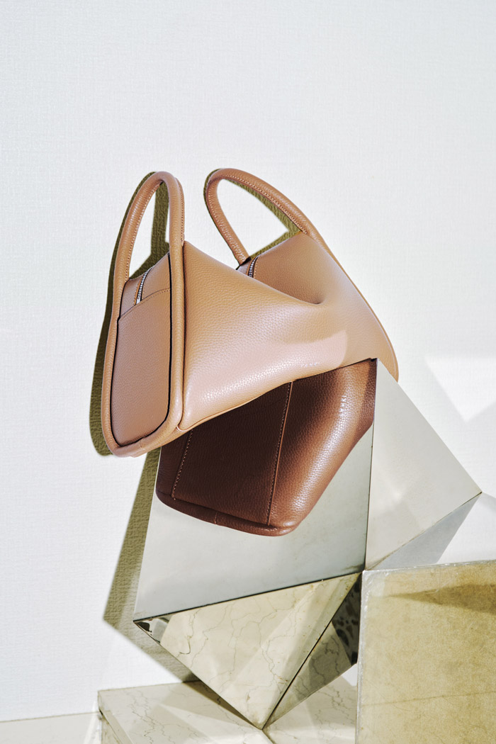 2025 AUTUMN WINTER LOOK 2 | YAHKI 公式オンラインストア